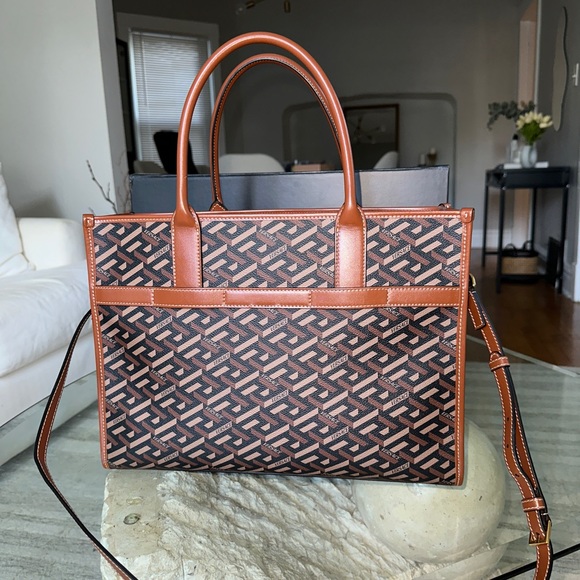 VERSACE
La Greca Signature Tote Bag - Picture 5 of 13